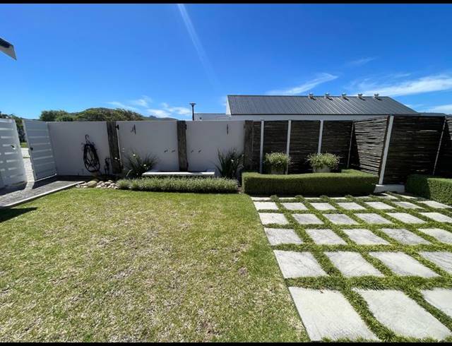 2 BEDROOM PROPERTY TO RENT IN KEURBOOMS